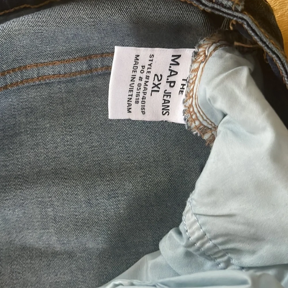 Denim Ripped Bermudas - Picture 4 of 4